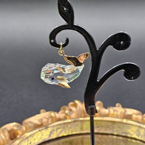 Swarovski Crystal Memories Whale Pendant Necklace - Vintage Collectible Jewelry - Picture 4 of 4